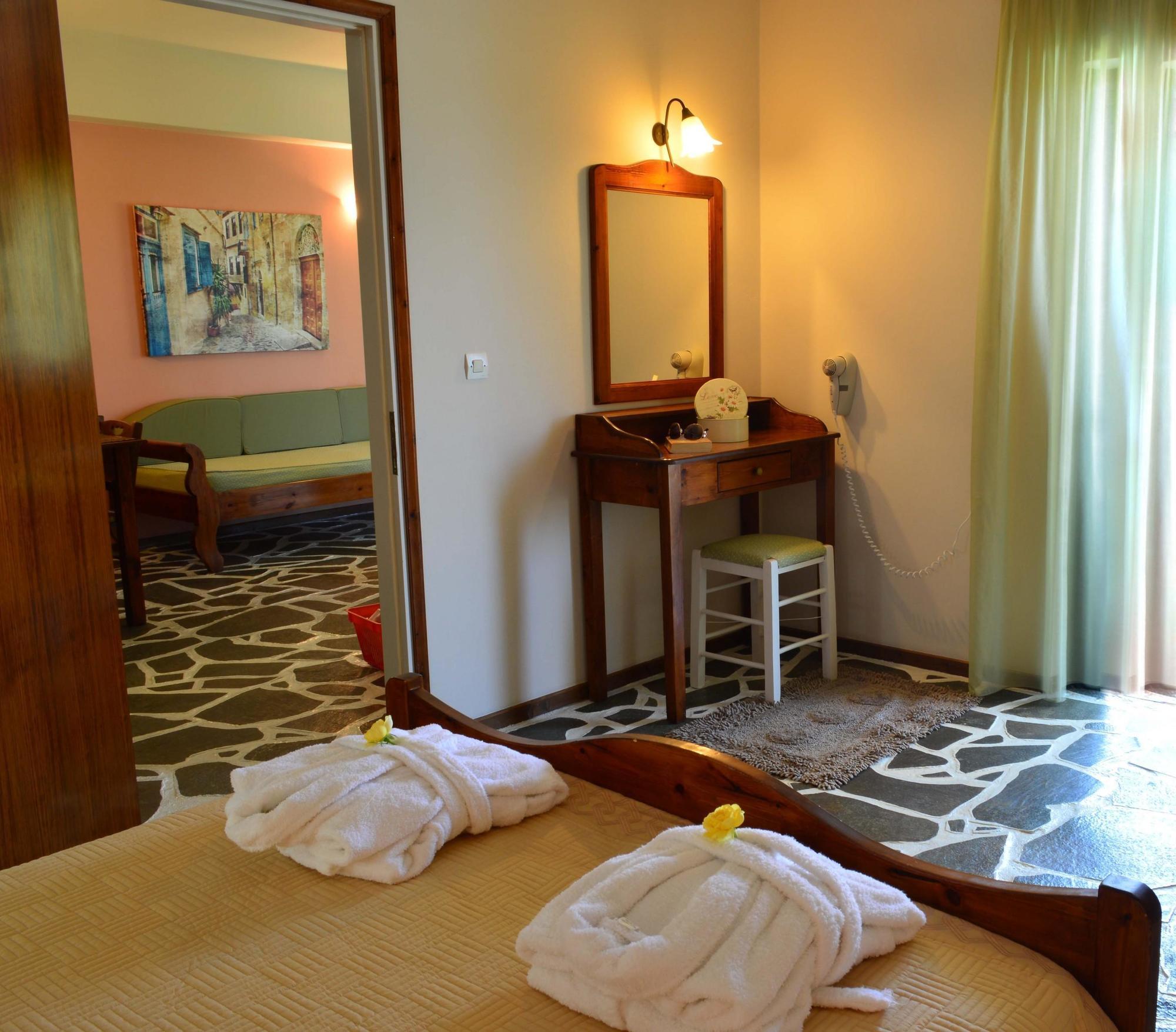 Amaryllis Hotel Kalamákion エクステリア 写真