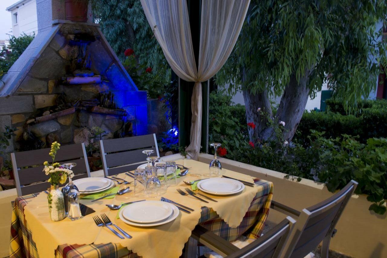Amaryllis Hotel Kalamákion エクステリア 写真