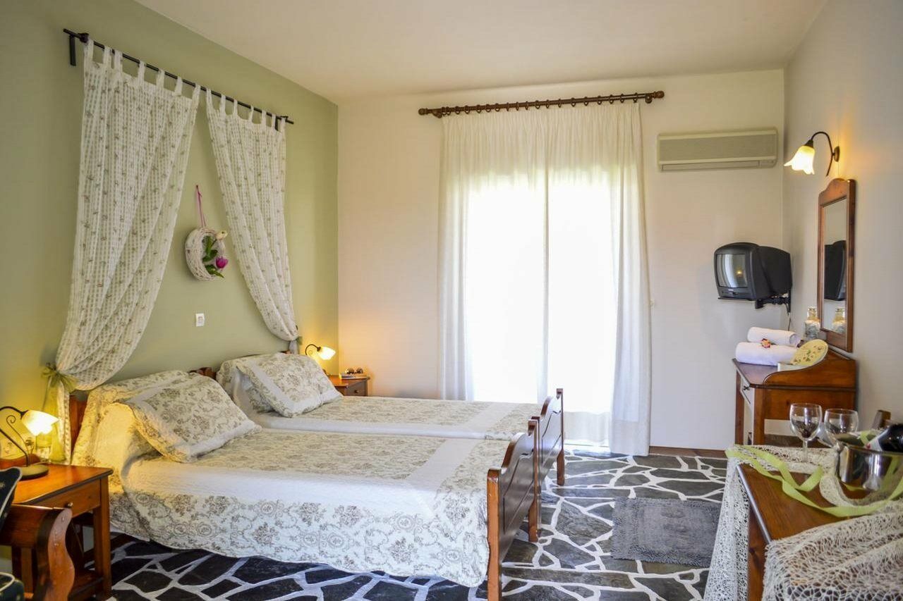 Amaryllis Hotel Kalamákion エクステリア 写真